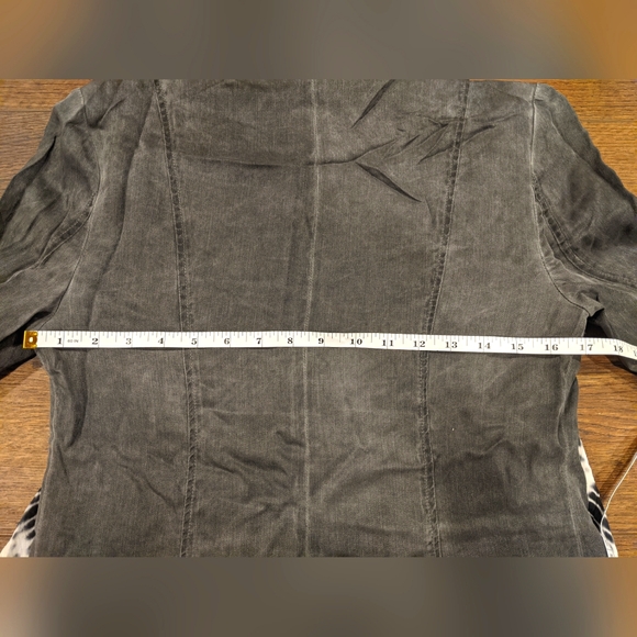 Guess grey jacket blazer with attached scarf, size small - Picture 3 of 7